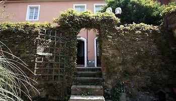 Отель La Casina Кастаньето-Кардуччи